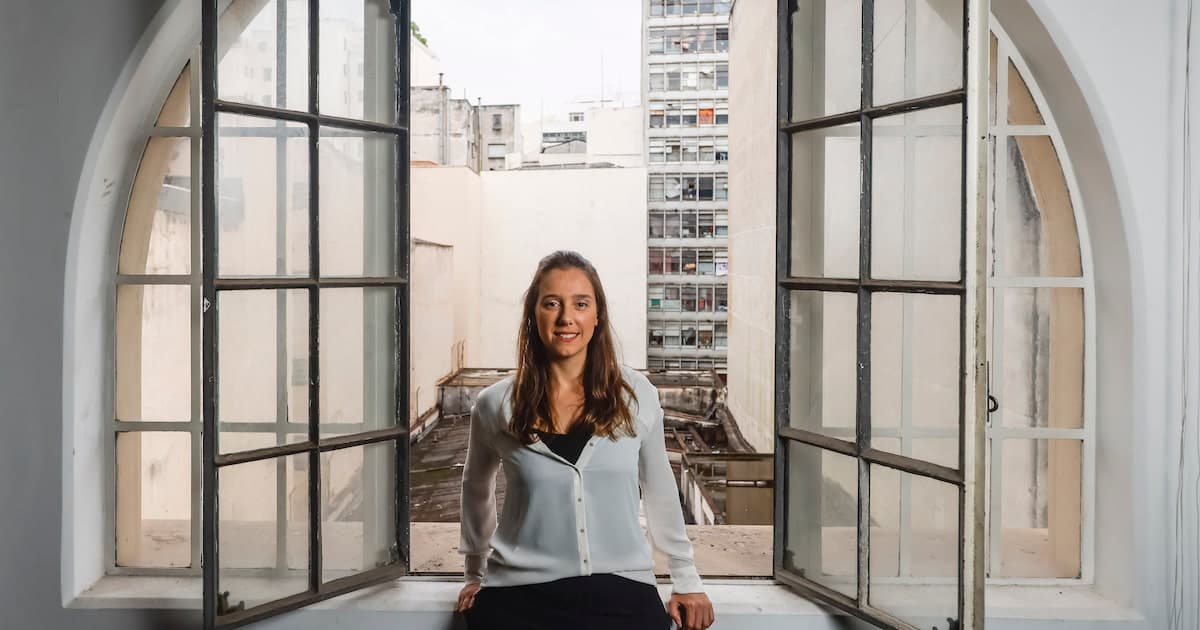 Imagem da matéria: De escritório abandonado a moradias: retrofit transforma prédio histórico em habitação para aluguel