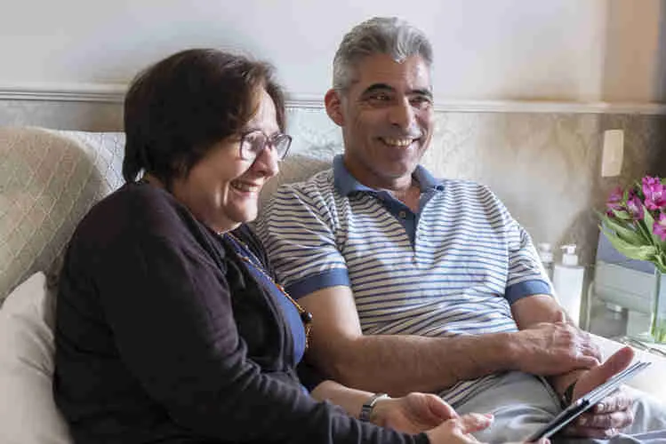 Para-quem-é indicado-o-coliving-idosos-familias